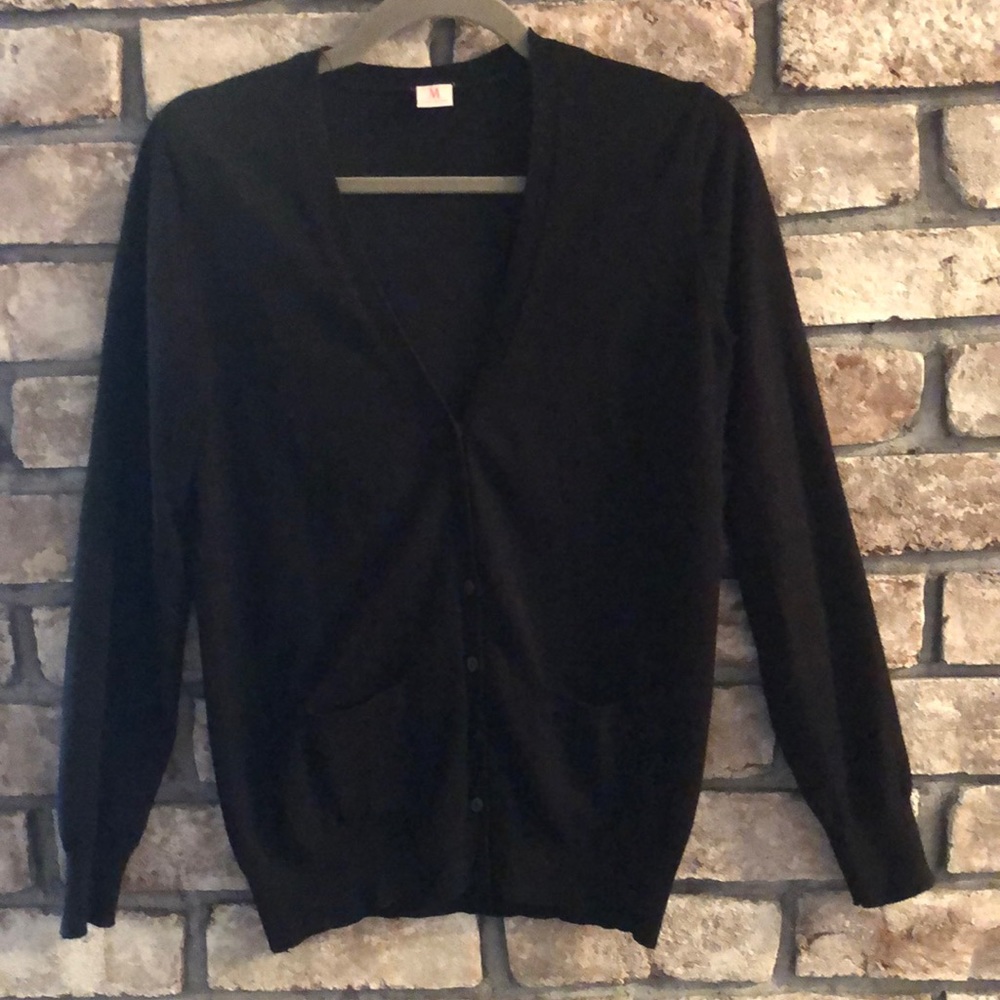 Isaac Mizrahi black cardigan with pockets